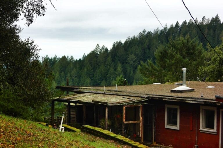 24/7 roofing repair in eagle point or